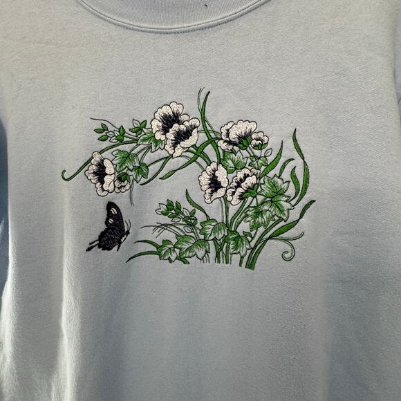 Vintage Floral Embroidered crewneck Blue Grandma USA Ginnis Girl Size Large - Picture 2 of 7